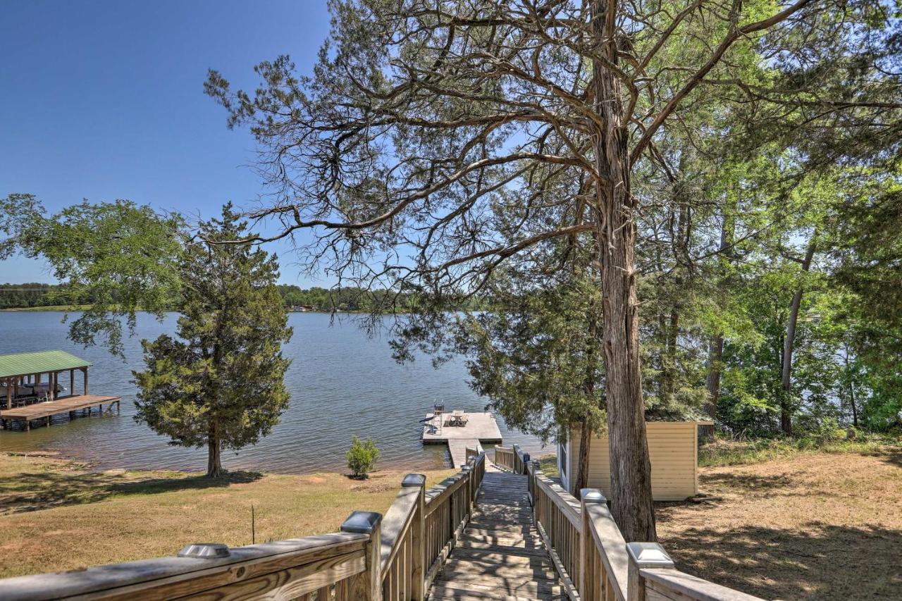 House With Dock And Slide Situated On Lake Sinclair! Sparta Екстер'єр фото