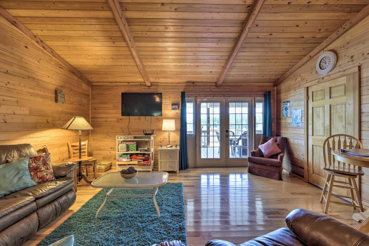 House With Dock And Slide Situated On Lake Sinclair! Sparta Екстер'єр фото